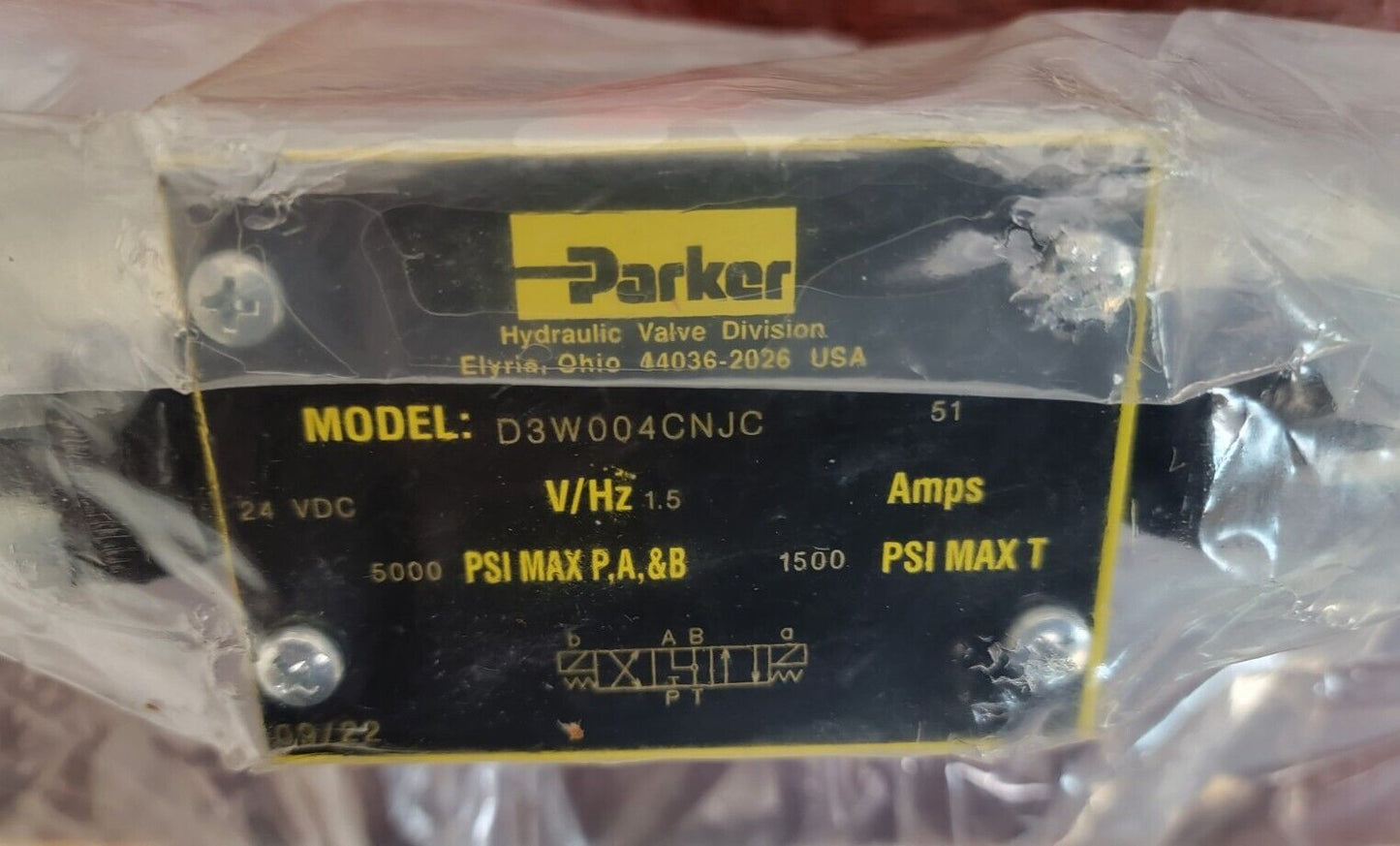 (New) Parker D3W004CNJC Hydraulic Directional Solenoid Valve