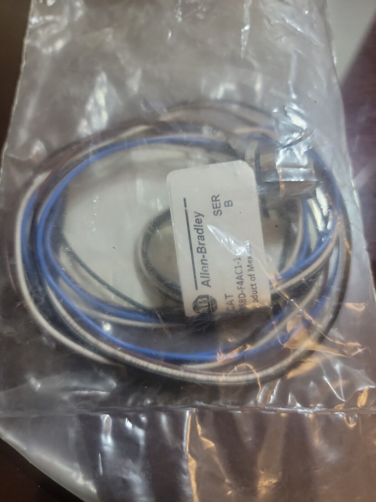 (New) ALLEN BRADLEY 888D-F4AC1-1 RECEPTACLE DC MICRO 4-PIN 22-AWG 1-M SER. B