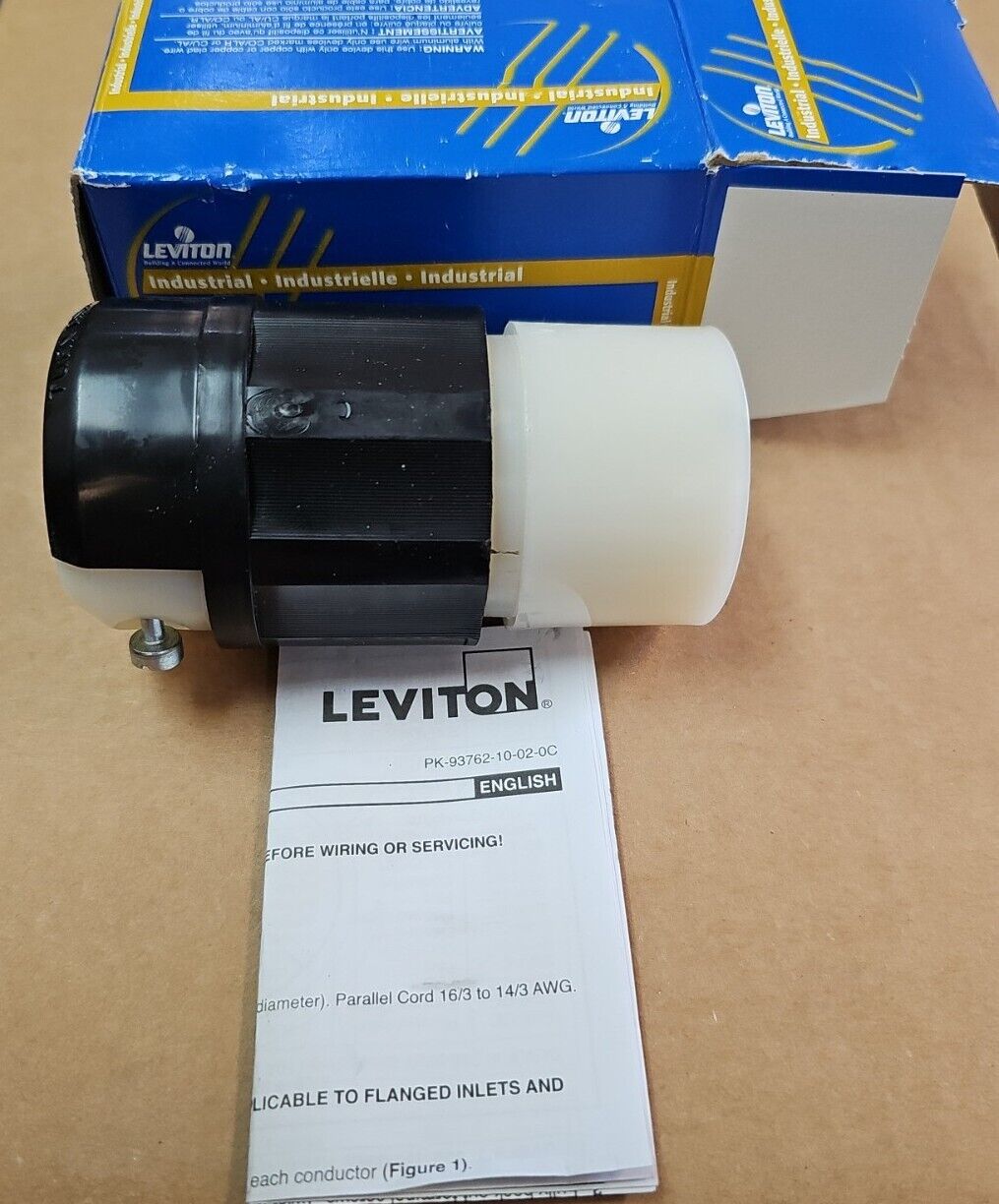 (New) LEVITON 7413-GC Twist-Lock Connector Body 3P/4W, 20A-250V/10A-600V, 3PY