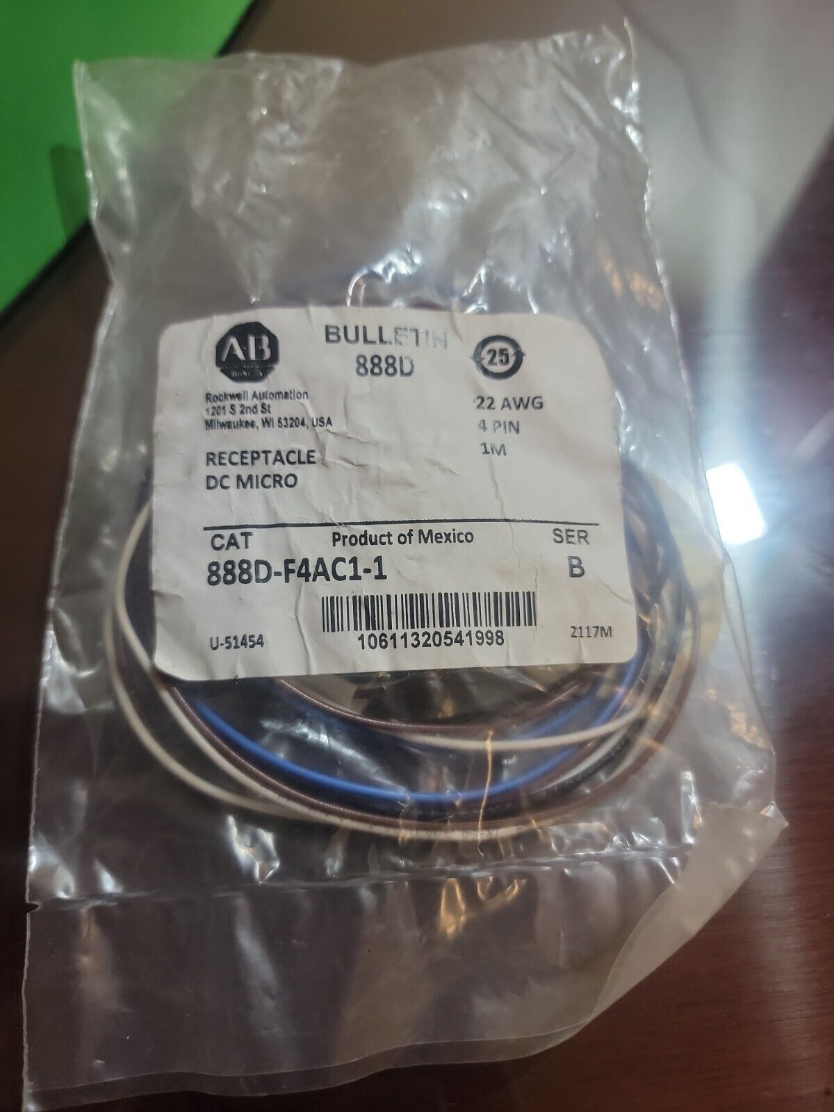 (New) ALLEN BRADLEY 888D-F4AC1-1 RECEPTACLE DC MICRO 4-PIN 22-AWG 1-M SER. B